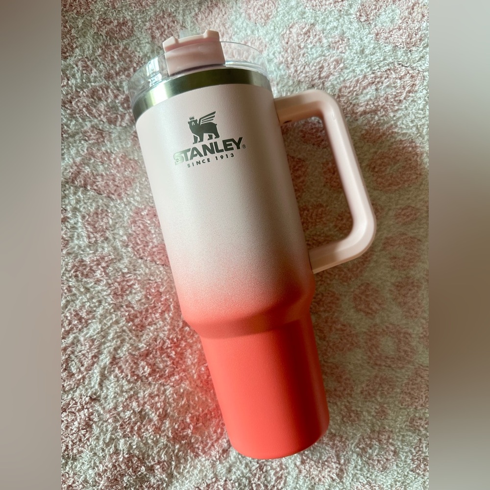 Stanley Coral Ombré Quencher tumbler 40 oz